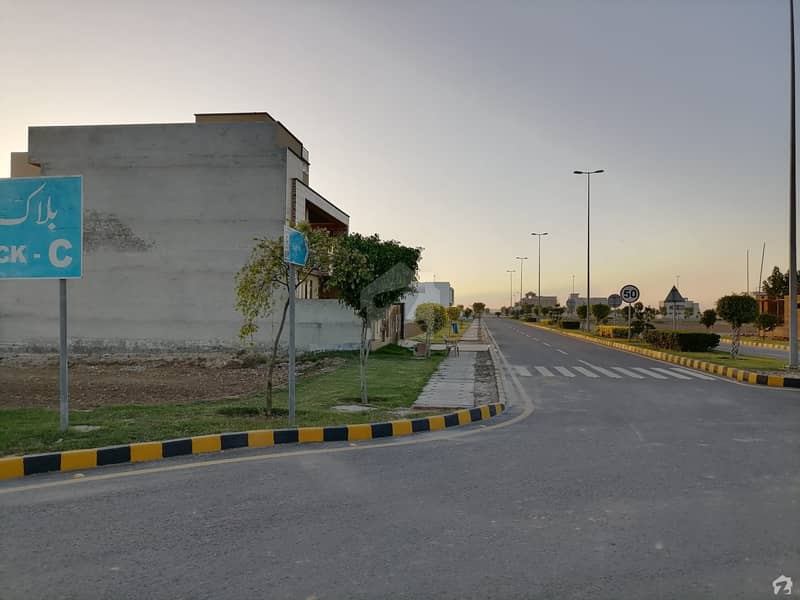 Residential Plot For Grabs In 10 Marla Faisalabad
