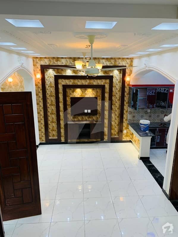کینال گارڈن - ٹپ سیکٹر کینال گارڈن لاہور میں 4 کمروں کا 5 مرلہ مکان 1.28 کروڑ میں برائے فروخت۔