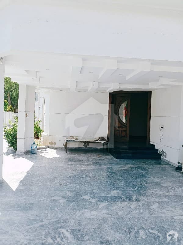 50 Marla Beautiful House Available For Sale In Model Town