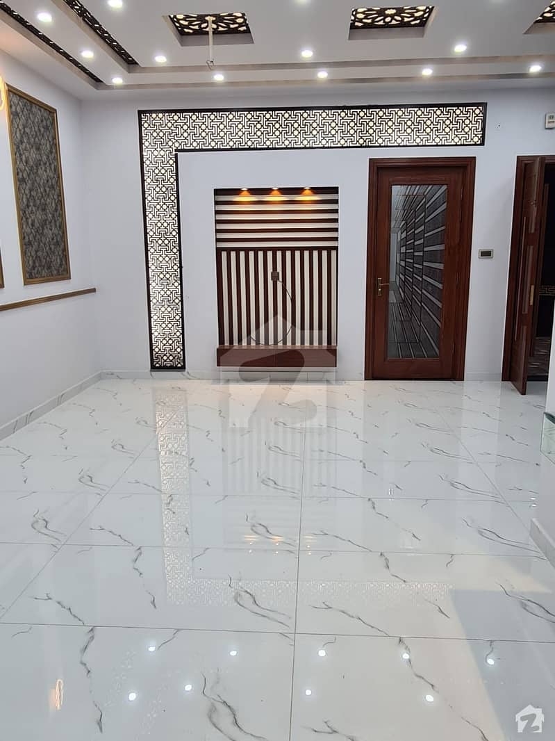 غالب سٹی فیصل آباد میں 3 کمروں کا 5 مرلہ مکان 60 ہزار میں کرایہ پر دستیاب ہے۔