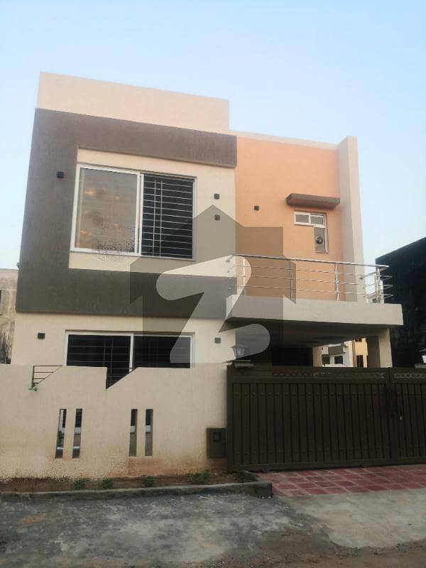 1125 Square Feet House Is Available In Bahria Town Phase 8 - Safari Valley