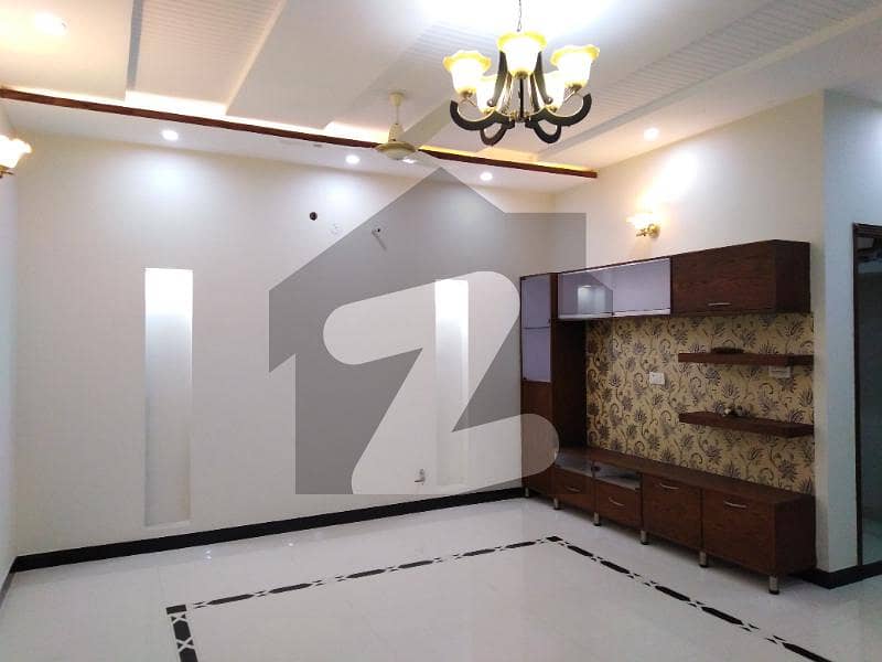 A 2250 Square Feet Upper Portion In Lahore Is On The Market For Rent