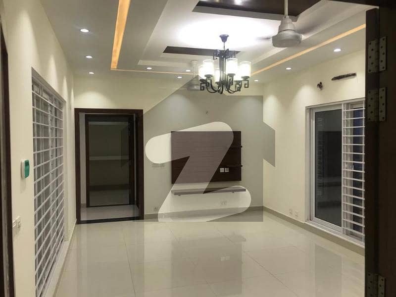 1 Kanal A Grand Beautiful Luxury Bungalow For Sale in dha phase 7