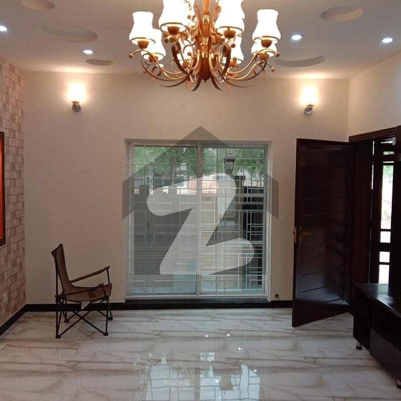 ڈی ایچ اے 9 ٹاؤن ۔ بلاک بی ڈی ایچ اے 9 ٹاؤن ڈیفنس (ڈی ایچ اے) لاہور میں 3 کمروں کا 5 مرلہ مکان 2 کروڑ میں برائے فروخت۔
