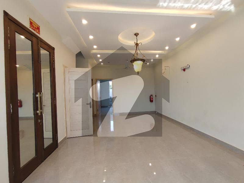 ڈی ایچ اے 9 ٹاؤن ۔ بلاک سی ڈی ایچ اے 9 ٹاؤن ڈیفنس (ڈی ایچ اے) لاہور میں 3 کمروں کا 5 مرلہ مکان 1.75 کروڑ میں برائے فروخت۔