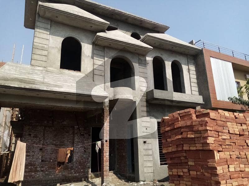 بینکرز کوآپریٹو ہاؤسنگ سوسائٹی لاہور میں 6 کمروں کا 10 مرلہ مکان 3.1 کروڑ میں برائے فروخت۔