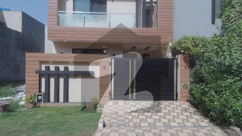 Get This Prominently Located House For Sale In Paragon City