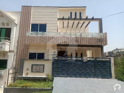 10 Marla Beautiful House For Sale in Pakistan Town !!!