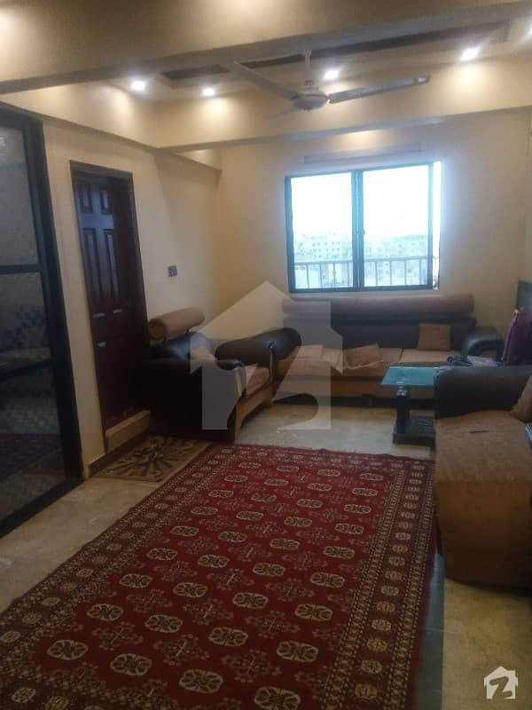 In Kharadar 900 Square Feet Flat For Sale