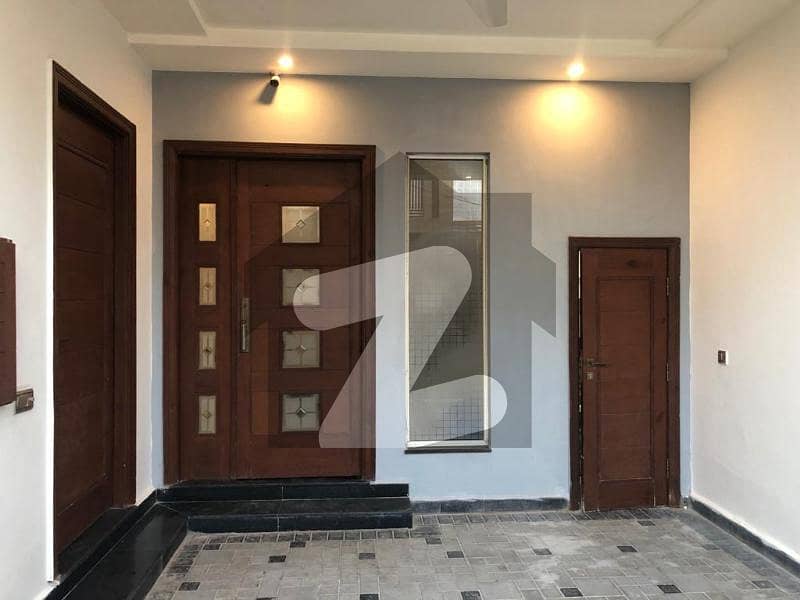 ایڈن ویلی فیصل آباد میں 4 کمروں کا 5 مرلہ مکان 1.3 کروڑ میں برائے فروخت۔