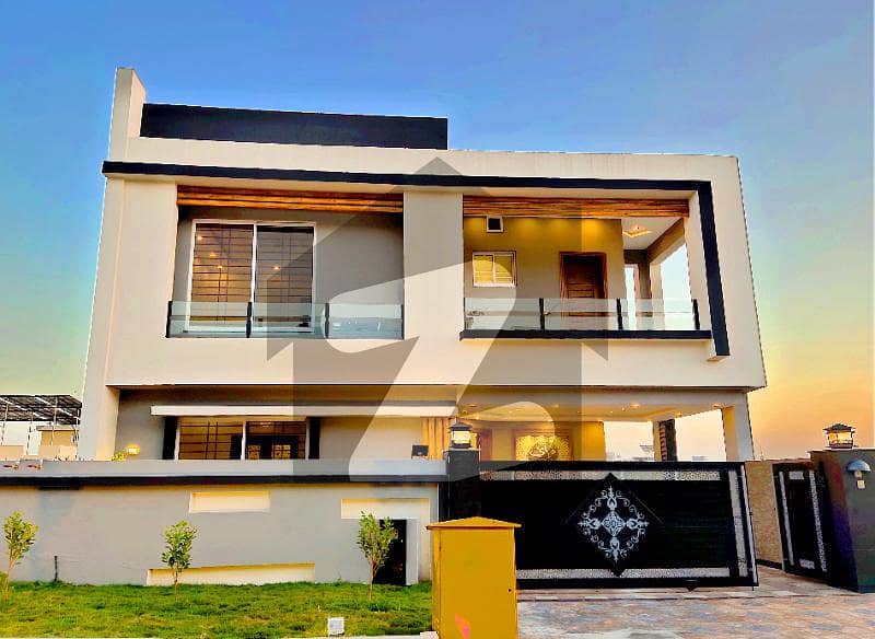 بحریہ ٹاؤن فیز 8 بحریہ ٹاؤن راولپنڈی راولپنڈی میں 5 کمروں کا 10 مرلہ مکان 3.25 کروڑ میں برائے فروخت۔
