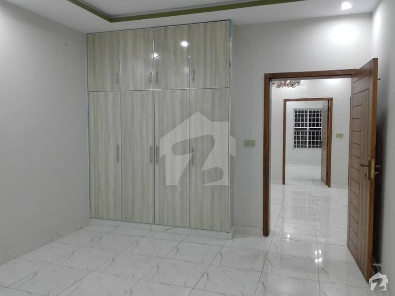 علامہ اقبال ٹاؤن لاہور میں 4 کمروں کا 5 مرلہ مکان 1.73 کروڑ میں برائے فروخت۔