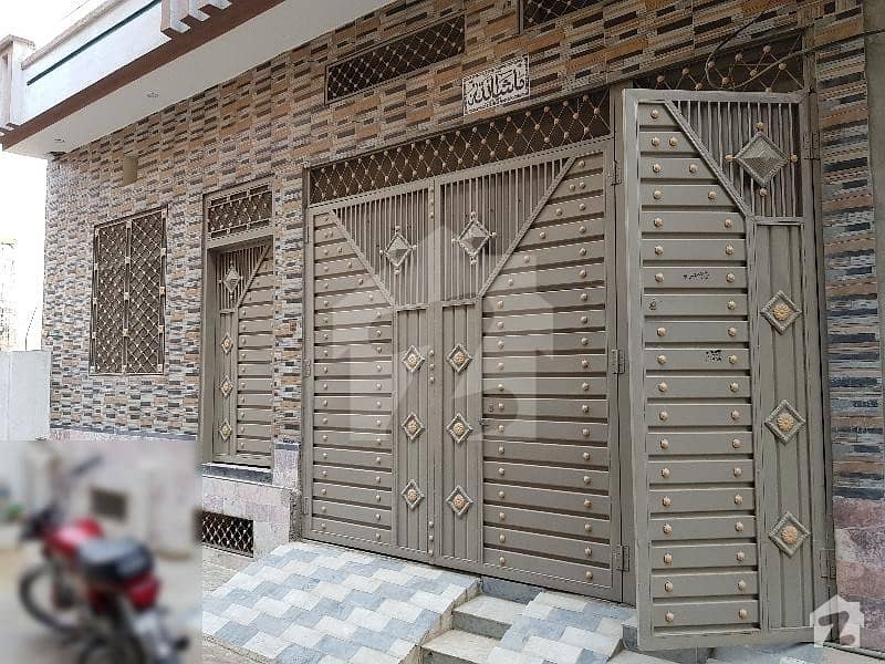 ڈلا زیک روڈ پشاور میں 8 کمروں کا 5 مرلہ مکان 40 ہزار میں کرایہ پر دستیاب ہے۔