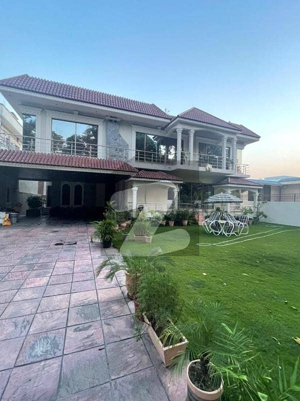 1088 Sq. Yard Beautiful Spanish House Located on Main Road In F-7 Islamabad Available For Rent