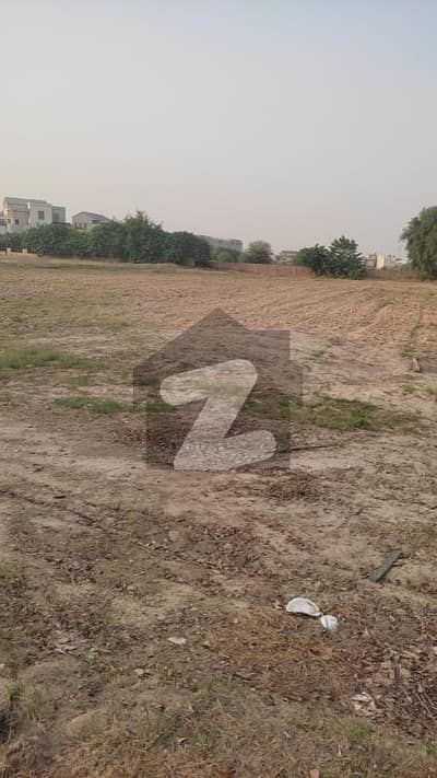 5 Kanal Plot Near Mini Golf In The Heart Of Bahria Town Lahore Executive Lodges For Sale
