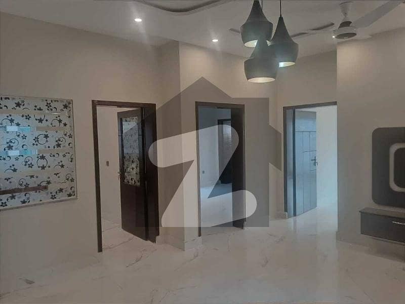 پارک ویو سٹی ۔ جاسمین بلاک پارک ویو سٹی لاہور میں 6 کمروں کا 10 مرلہ مکان 2.75 کروڑ میں برائے فروخت۔