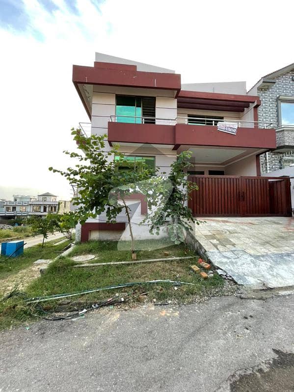 Triple Storey Corner House For Sale