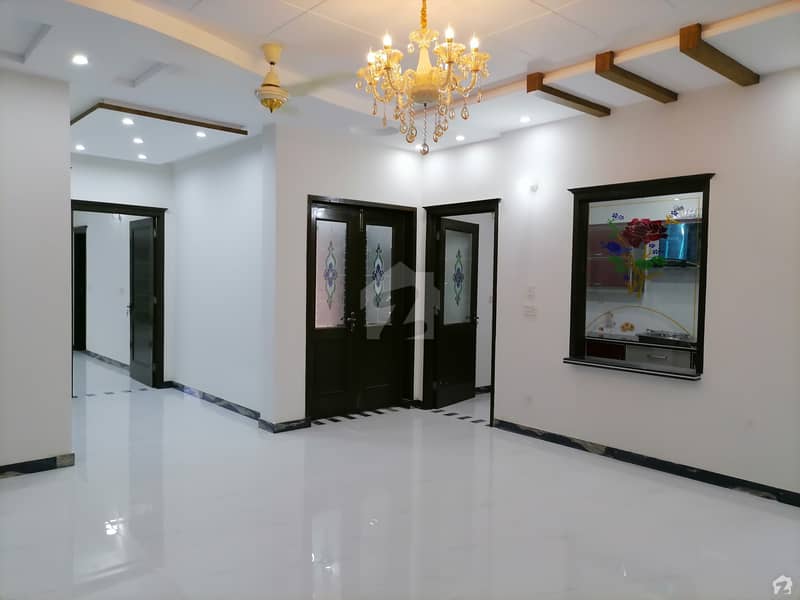 ملٹری اکاؤنٹس ہاؤسنگ سوسائٹی لاہور میں 5 کمروں کا 8 مرلہ مکان 1.97 کروڑ میں برائے فروخت۔
