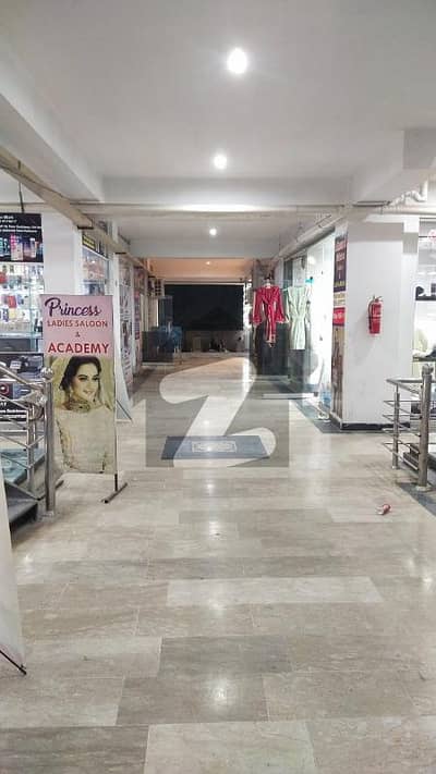 یونیورسٹی ٹاؤن پشاور میں 1 مرلہ دکان 18 ہزار میں کرایہ پر دستیاب ہے۔