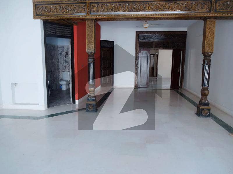 ایف ۔ 10 اسلام آباد میں 7 کمروں کا 1.5 کنال مکان 15.5 کروڑ میں برائے فروخت۔