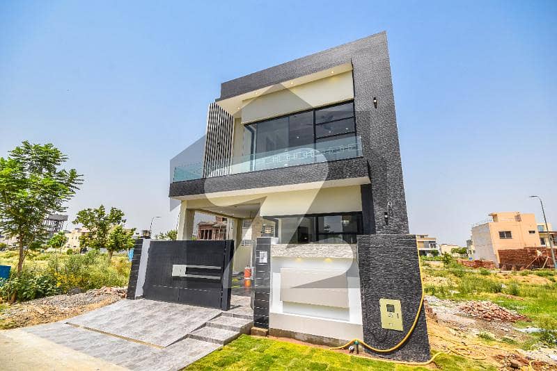 5 MARLA BRAND NEW LUXURY HOUSE FOR SALE IN DHA 9 TOWN