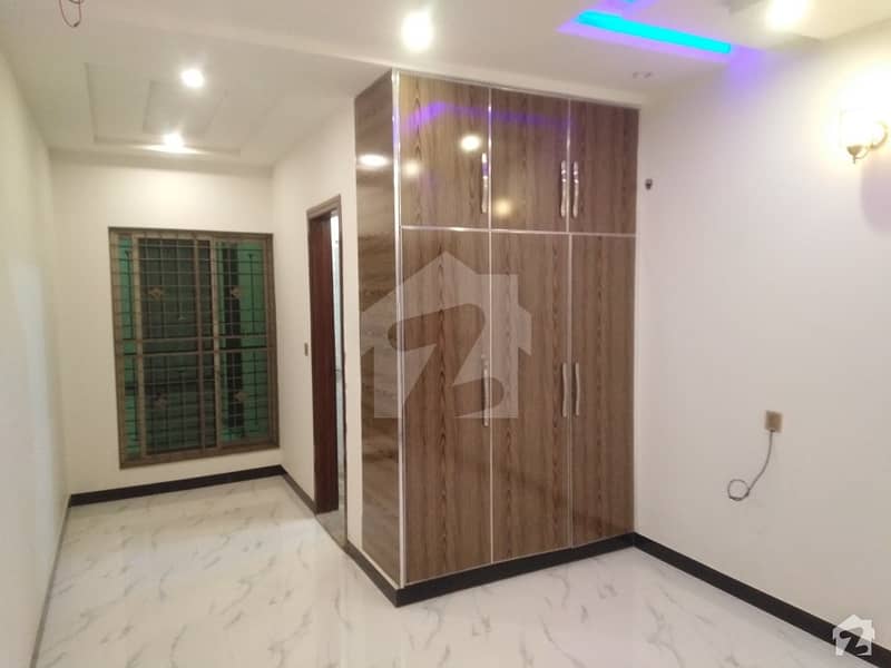ریونیو سوسائٹی - بلاک بی ریوینیو سوسائٹی لاہور میں 5 کمروں کا 10 مرلہ مکان 2.9 کروڑ میں برائے فروخت۔