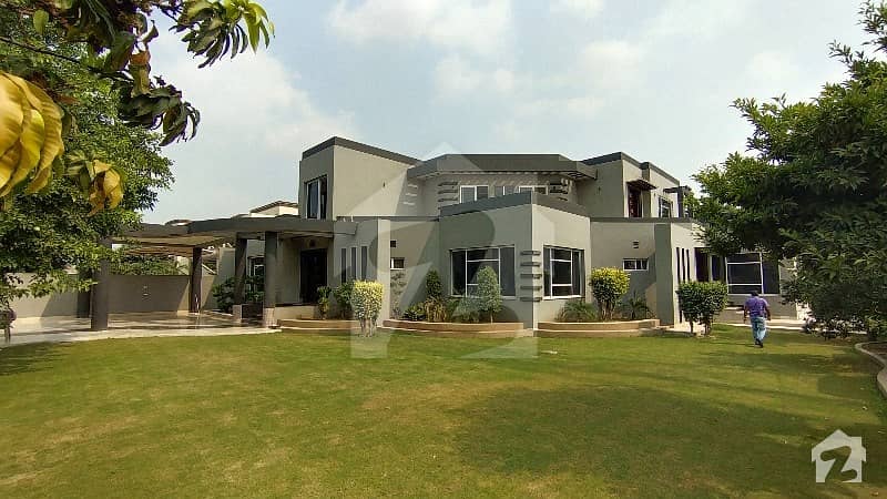 پیراڈائیز ویلی فیصل آباد میں 8 کمروں کا 2.25 کنال مکان 15 کروڑ میں برائے فروخت۔