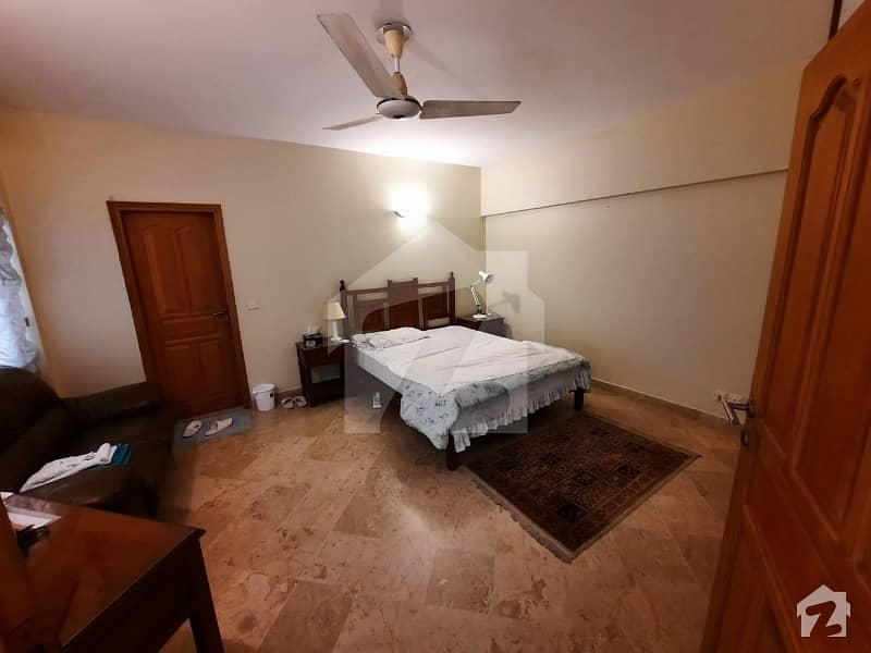 زمزمہ کراچی میں 4 کمروں کا 12 مرلہ فلیٹ 4.5 کروڑ میں برائے فروخت۔