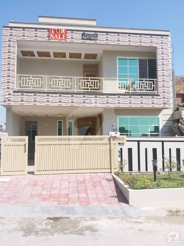 جناح گارڈنز ایف ای سی ایچ ایس اسلام آباد میں 6 کمروں کا 8 مرلہ مکان 1.85 کروڑ میں برائے فروخت۔