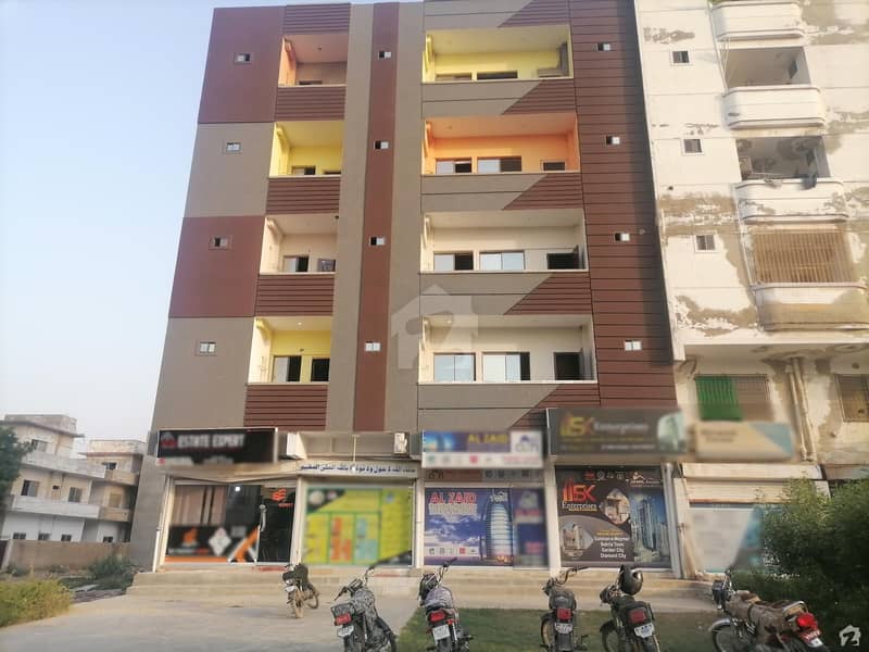 700 Square Feet Flat Ideally Situated In Gulshan-E-Maymar - Sector R