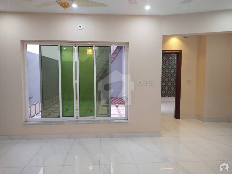 غالب سٹی فیصل آباد میں 3 کمروں کا 5 مرلہ مکان 50 ہزار میں کرایہ پر دستیاب ہے۔