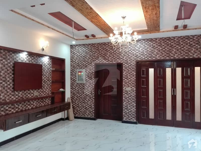 10 Marla House For Rent In Nasheman-e-Iqbal