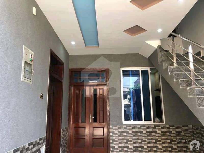 ورسک روڈ پشاور میں 6 کمروں کا 4 مرلہ مکان 1.35 کروڑ میں برائے فروخت۔