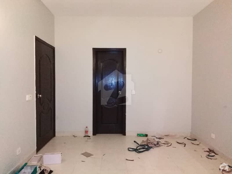 550 Square Feet Flat In Jamshed Road For Sale