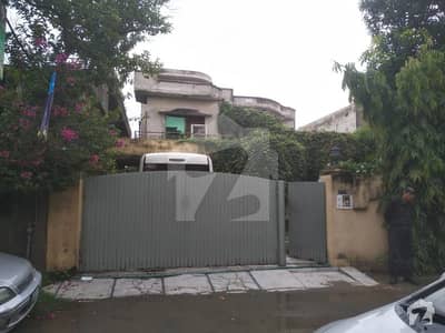 House For Sale In Huda Baksh Colony Lahore Is Available Under Rs. 31,000,000