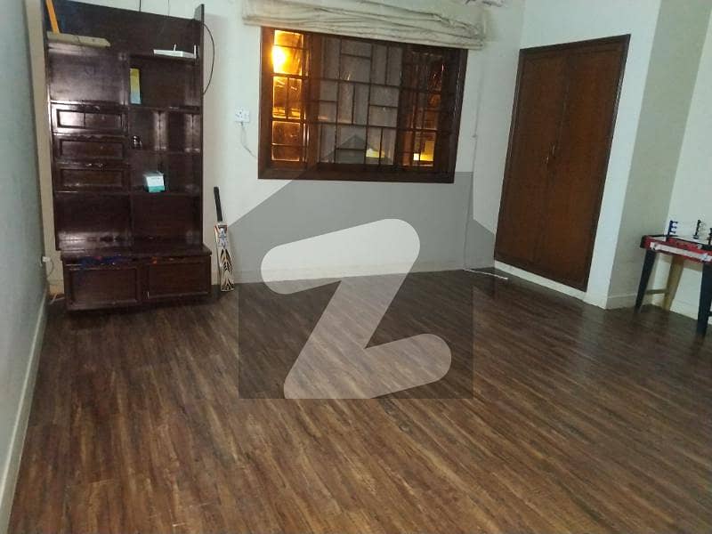 ٹیپو سلطان روڈ کراچی میں 7 کمروں کا 1.02 کنال مکان 11 کروڑ میں برائے فروخت۔