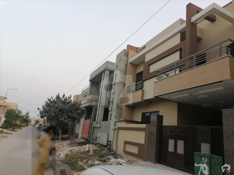 ستارہ ویلی فیصل آباد میں 6 مرلہ مکان 1.3 کروڑ میں برائے فروخت۔