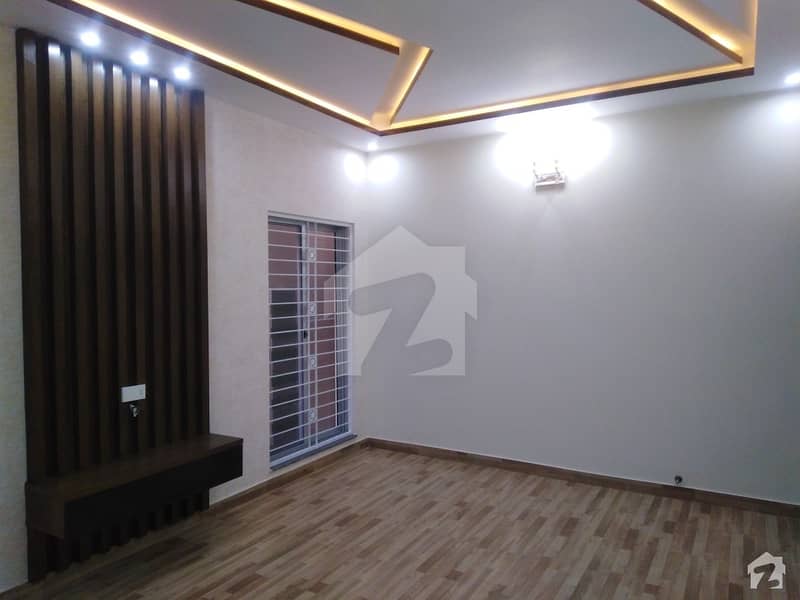 Centrally Located Lower Portion For Rent In Johar Town Available