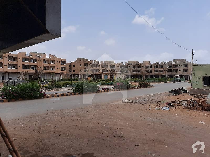 In Gohar Green City Flat For Sale Sized 864 Square Feet