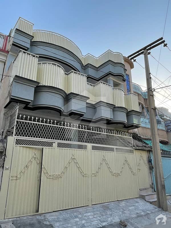 حیات آباد فیز 4 - این2 حیات آباد فیز 4 حیات آباد پشاور میں 7 کمروں کا 5 مرلہ مکان 2.9 کروڑ میں برائے فروخت۔