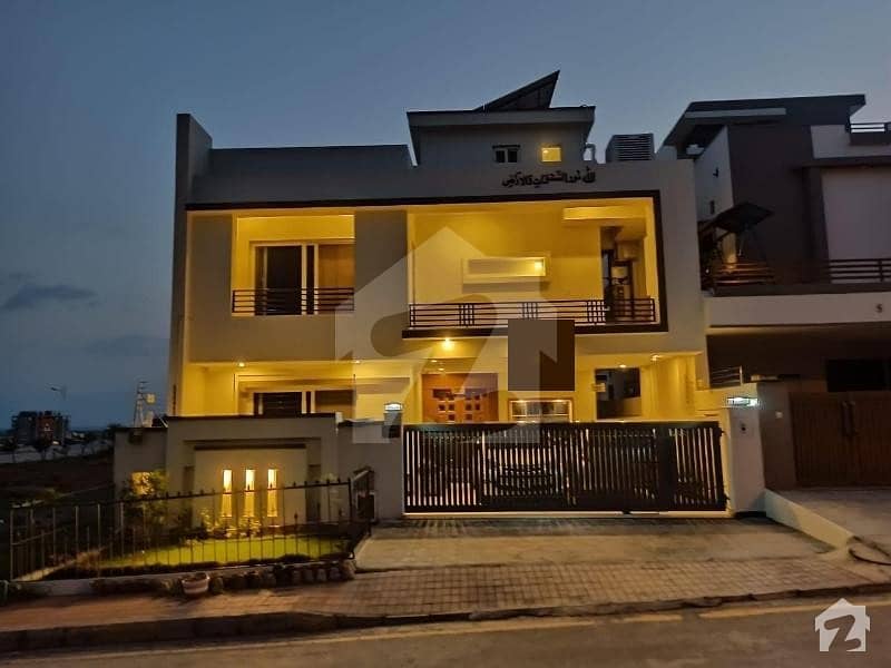 11 Marla Beautiful House In Overseas Enclave Ph 8 Rawalpindi.