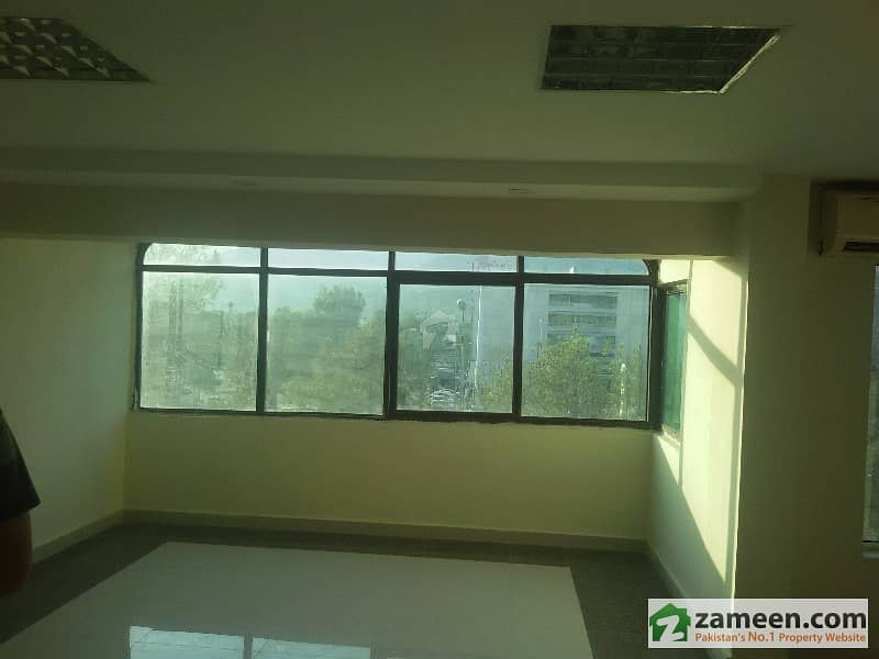2nd Floor Blue Area Jinnah Avenue Facing Fully Renovated Floor For Sale