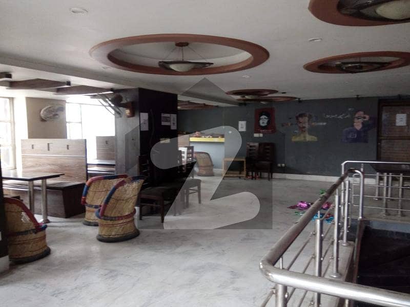 لبرٹی مارکیٹ گلبرگ لاہور میں 2 کمروں کا 13 مرلہ دکان 3 لاکھ میں کرایہ پر دستیاب ہے۔