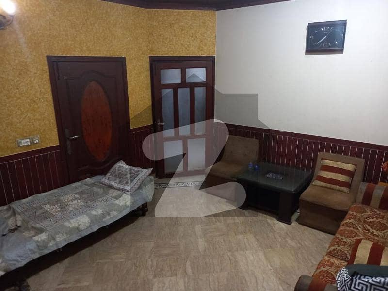 ناز ٹاؤن لاہور میں 3 کمروں کا 10 مرلہ مکان 1.4 کروڑ میں برائے فروخت۔