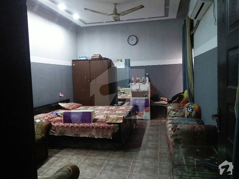 گڑھی شاہو لاہور میں 6 کمروں کا 5 مرلہ مکان 1.15 کروڑ میں برائے فروخت۔
