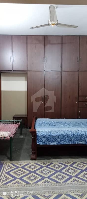 غازی آباد لاہور میں 4 کمروں کا 5 مرلہ مکان 58 لاکھ میں برائے فروخت۔