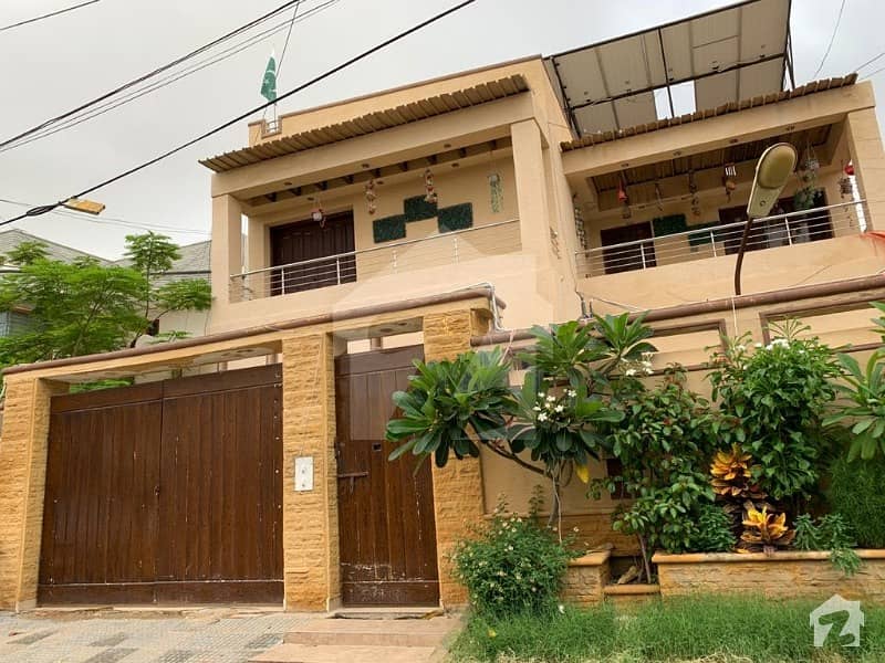 ڈی ایچ اے فیز 7 ڈی ایچ اے کراچی میں 5 کمروں کا 1 کنال مکان 10.8 کروڑ میں برائے فروخت۔