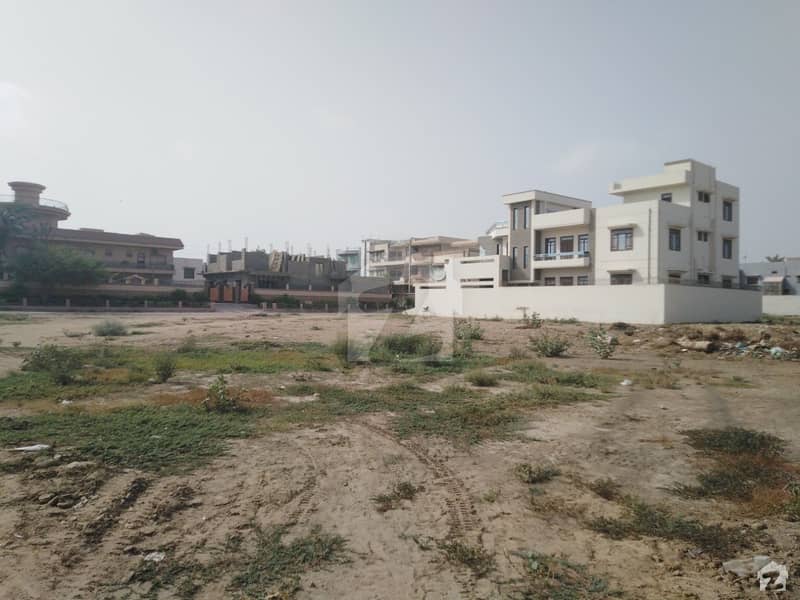 Get In Touch Now To Buy A 1800 Square Feet Commercial Plot In Gulshan-E-Maymar - Sector Z