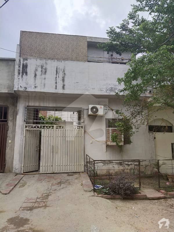 ناز ٹاؤن لاہور میں 5 کمروں کا 6 مرلہ مکان 68 لاکھ میں برائے فروخت۔