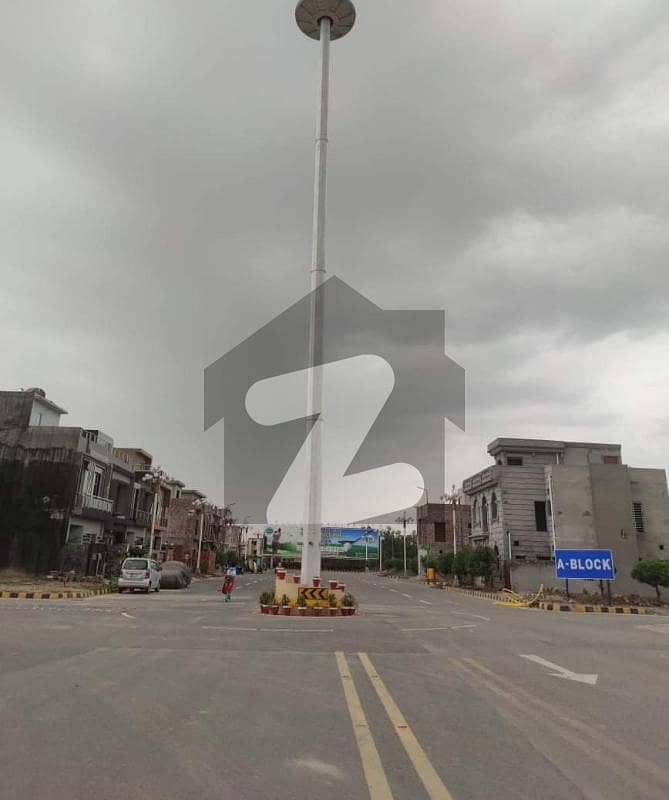 5 Marla Flat Available For Sale Direct Owner In Kings Town Next To Bahria Orchard Lahore